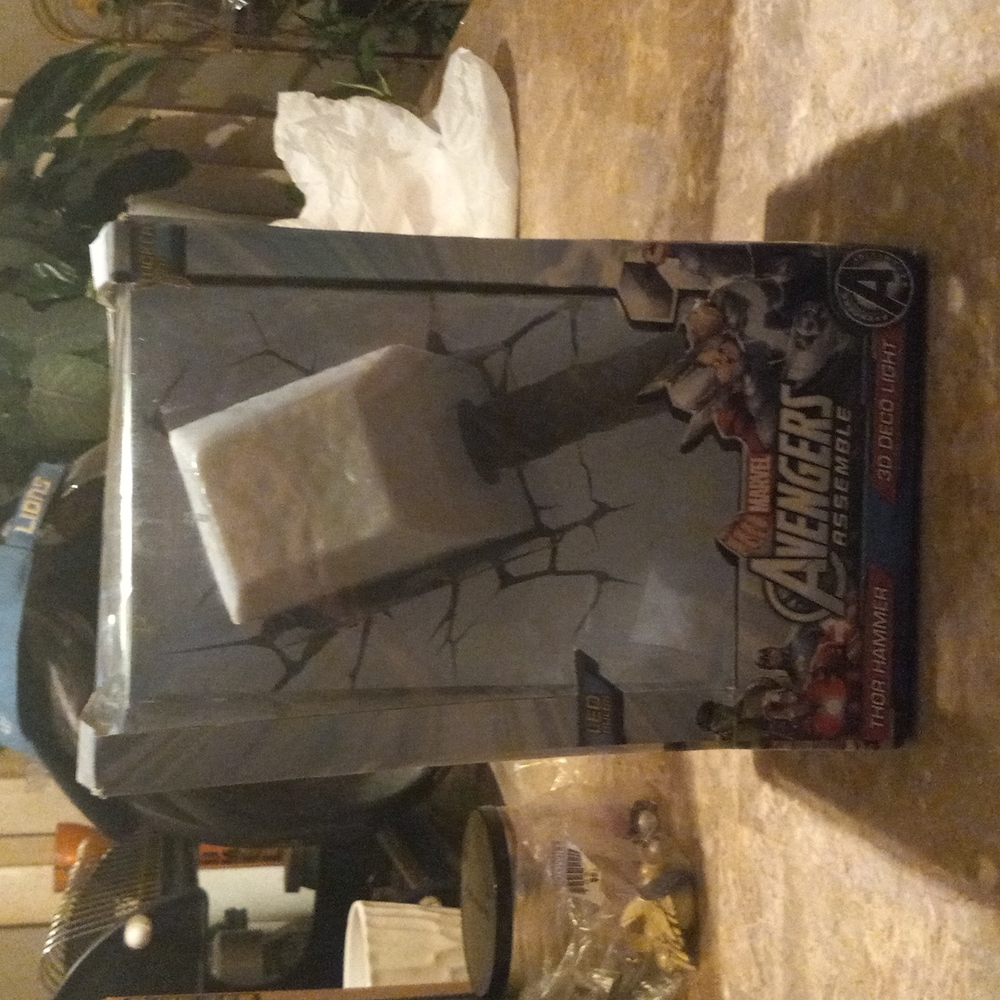 Marvel Avengers Assemble Thor Hammer 3D Deco Light